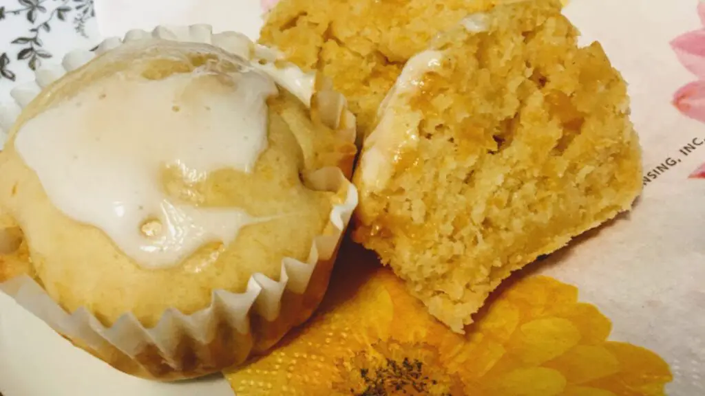 easy to make low carb peach muffins