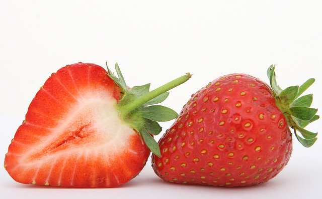 fresh strawberries for a diabetic-friendly strawberry shortcake