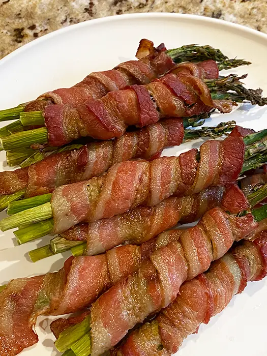 Bacon-Wrapped asparagus - easy to make asparagus recipes